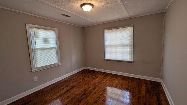 Building Photo - 807 McArthur Blvd