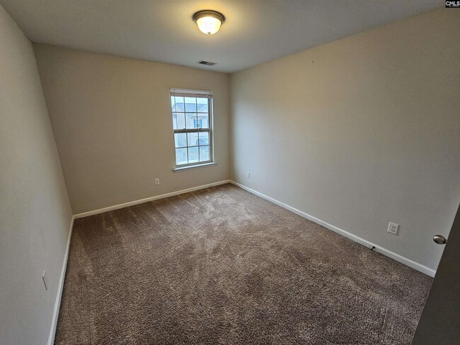 Building Photo - 940 Yarrow Ln