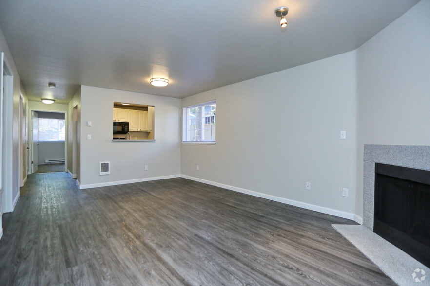 2 BR - Centrepointe Greens