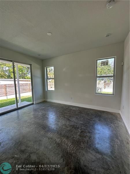 Building Photo - 1305 N 58th Ave