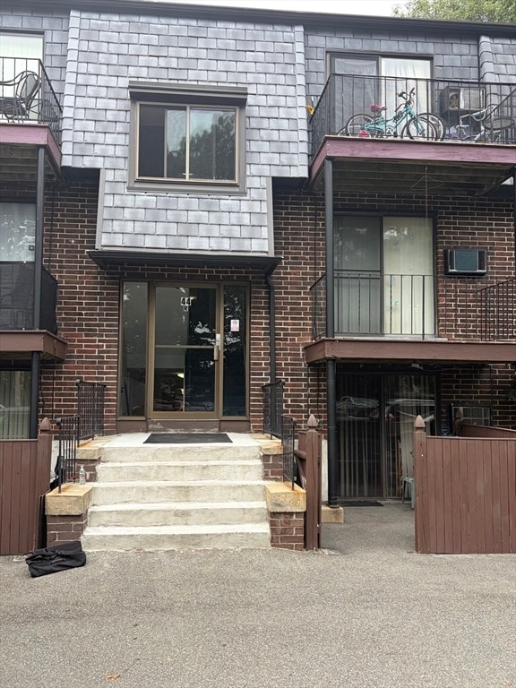 Building Photo - 44 Main St