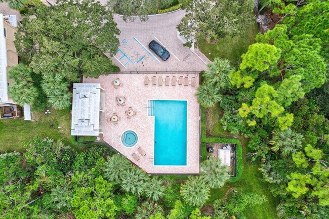 Building Photo - 12759 SE Old Cypress Dr