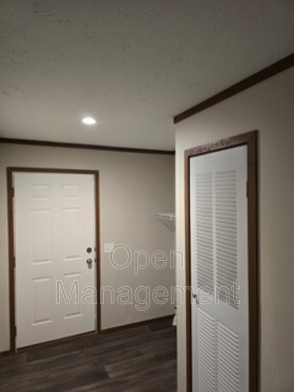 Building Photo - 511 E 1st St