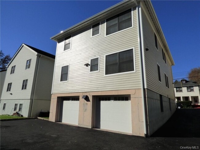 Building Photo - 60 Washington St