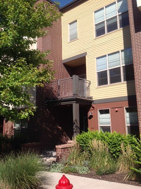 Building Photo - 7027 W Virginia Ave