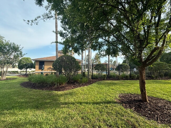 Building Photo - 2-Bed Oasis with 2.5 Baths on Silver Falls...