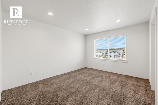 Building Photo - STUNNING 3 Bed / 2.5 Bath Brand New Townhome / End Unit !!!