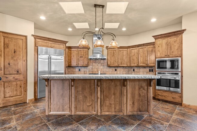 Building Photo - 3052 Snow Canyon Pkwy