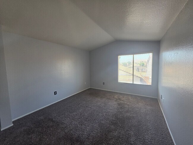 Building Photo - 1354 Carriage Ln