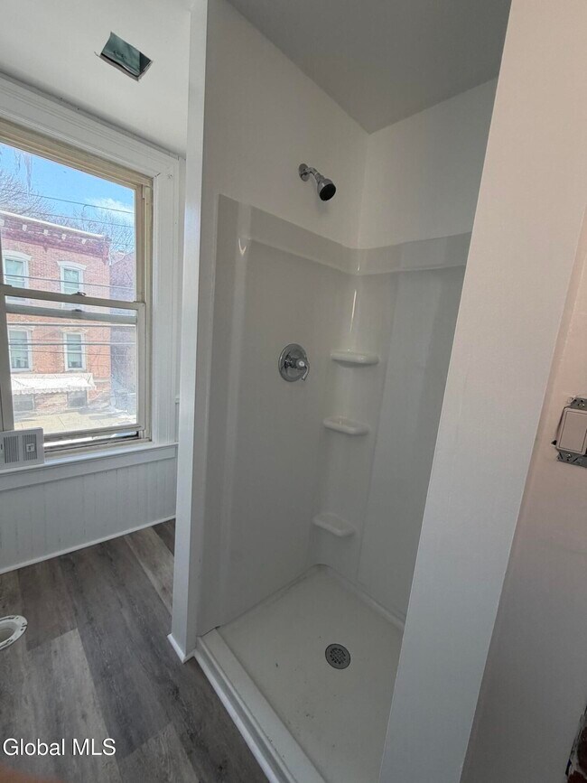 Building Photo - 850 Peoples Ave