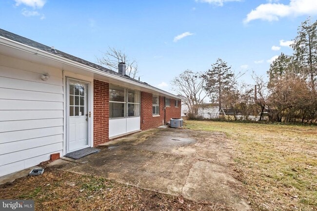 Building Photo - 4512 Lark Ln