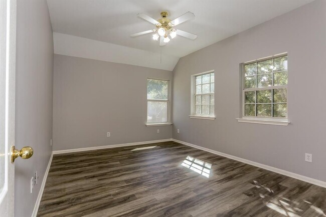 Building Photo - 2207 Stoneycreek Park Ct