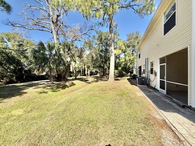 Building Photo - 13706 Forest Lake Dr