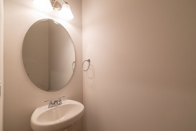 Building Photo - Beautiful Brand New 3 Bedroom 2.5 Bath Townhome in Hickory Glen!