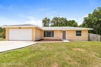 Building Photo - 701 NW Grenada St