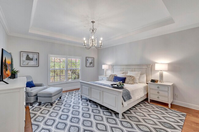 Building Photo - 5585 NE Trieste Way