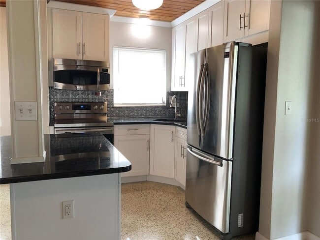 Building Photo - 80 Beverly Cir