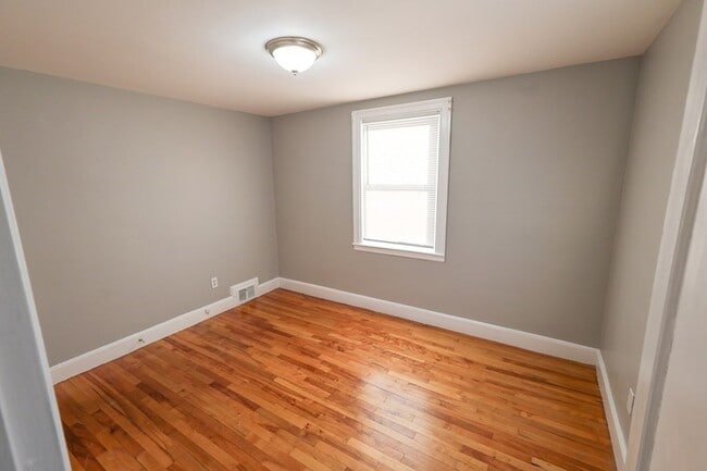 Building Photo - 11 Cragmere Terrace