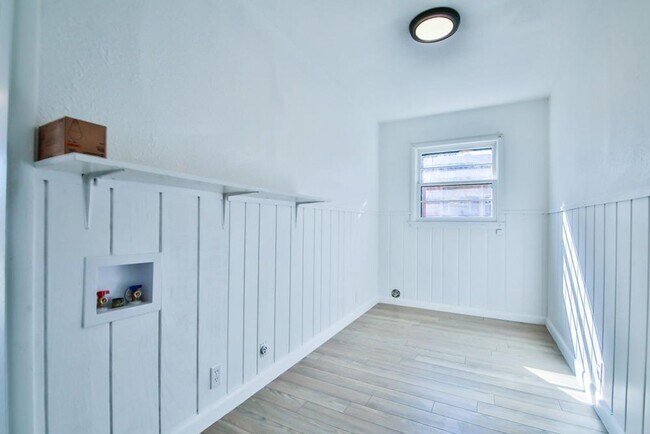 Building Photo - PRE-LEASING: Beautifully Updated 3 Bedroom Home