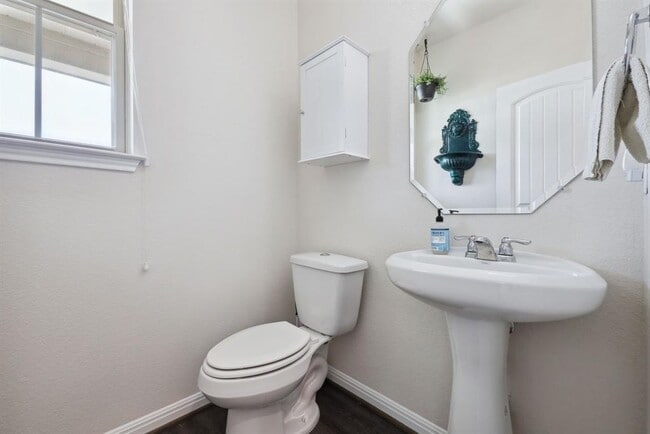 Building Photo - 2204 Land Grant Wy