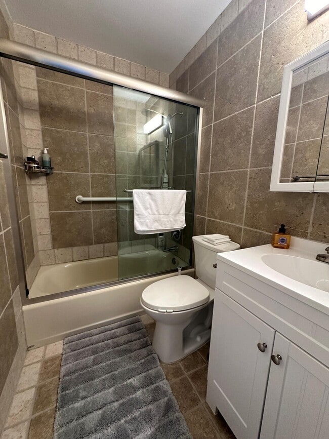 Building Photo - 234 Oleander Ave