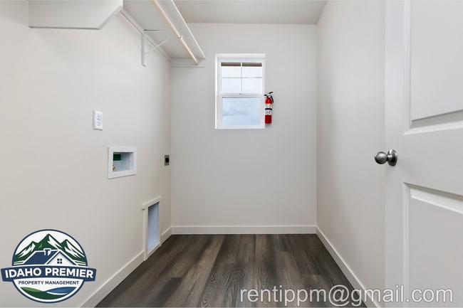 Building Photo - 7642 E Lightfoot St