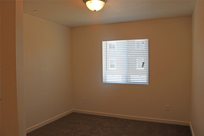 Building Photo - 10535 Mills Rd