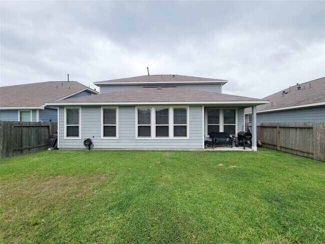 Building Photo - 24811 Crimson Pine Dr