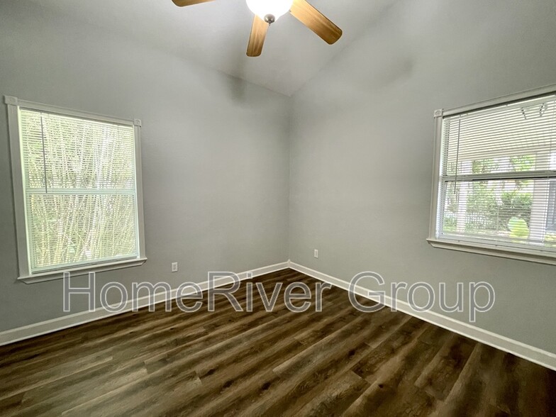 Building Photo - 5753 Eden Ln