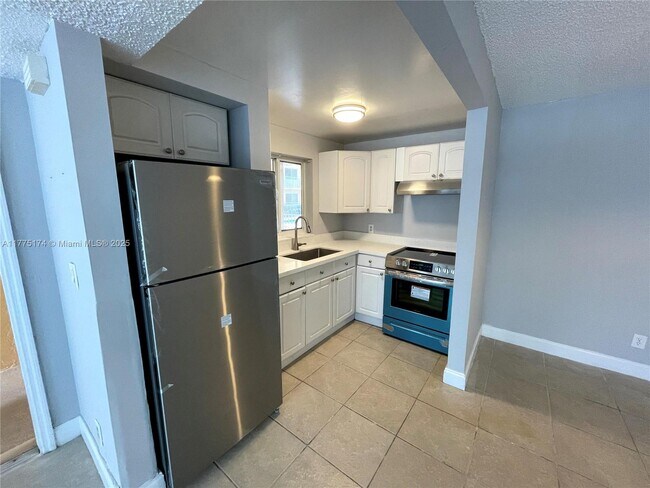 Building Photo - SUZANNE PLAZA CONDO