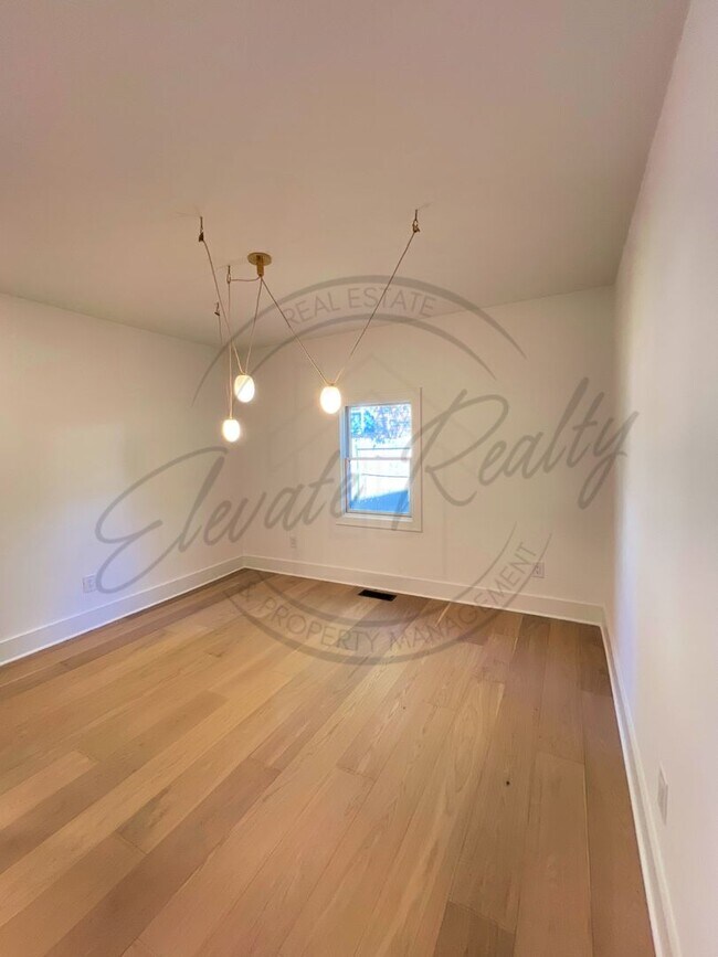 Building Photo - Modern Elegance in the Heart of Nashville ...