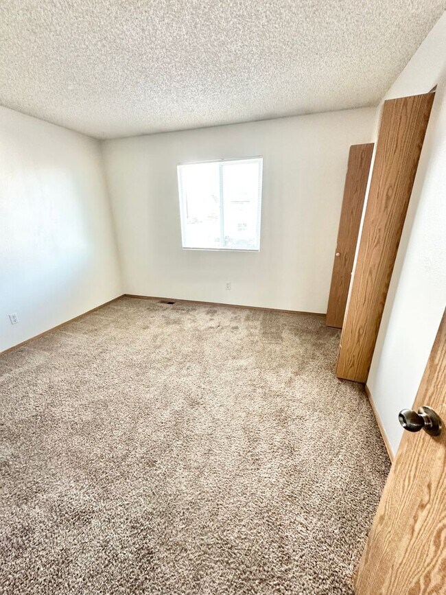 Building Photo - 1329 Soaring Eagle Dr
