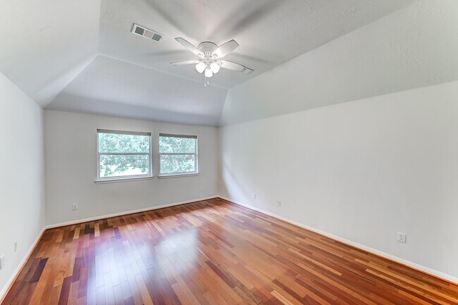 Building Photo - 10103 Cottonwood Canyon Dr