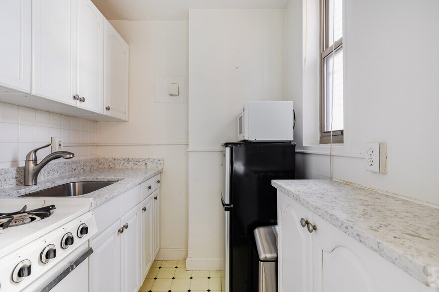 Building Photo - 1121 ARLINGTON