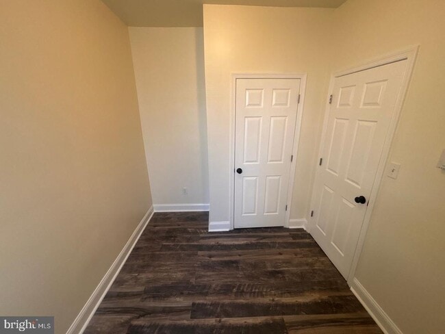 Building Photo - 2324 N Lambert St