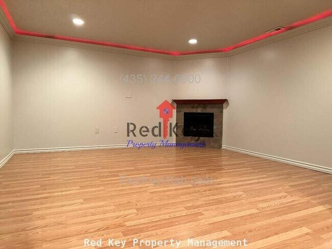 Building Photo - 550 E Single Family Home