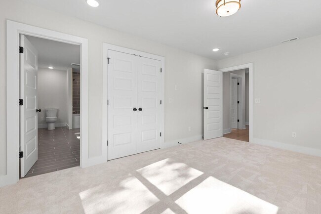 Building Photo - 638 Ladd Ave