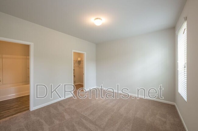 Building Photo - 2182 Talmai Dr