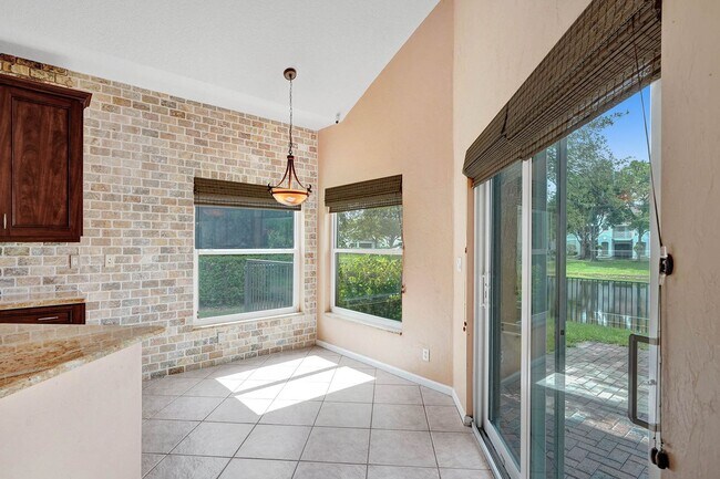 Building Photo - Amazing 4 Bedroom, 3 Bath home plus large 21'x11' loft located in Parkland Isles!