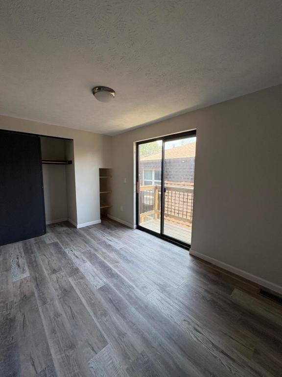 Building Photo - 124 W 9th Ave