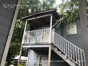 Building Photo - Adorable Studio Apartment Available with great shared Courtyard