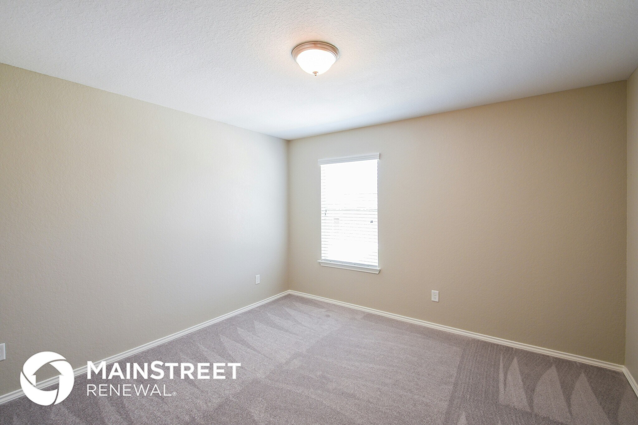 Building Photo - 11942 Fieldcrest Run