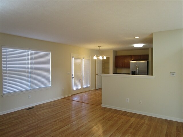 Building Photo - 5964 Keensburg Dr