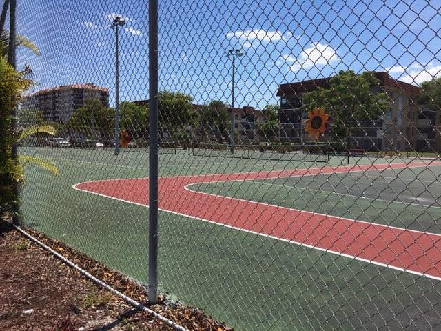 Building Photo - 4154 Inverrary Dr