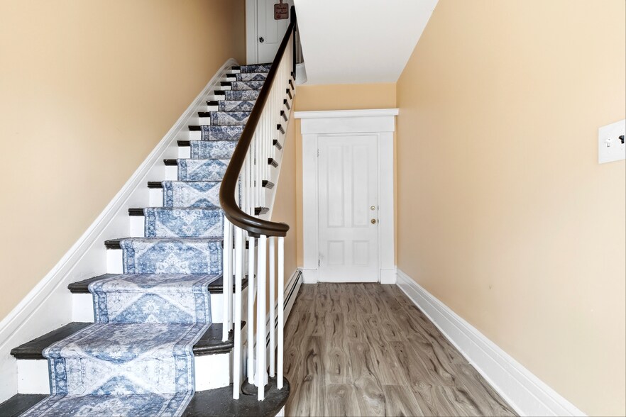 Building Photo - 34 Page St