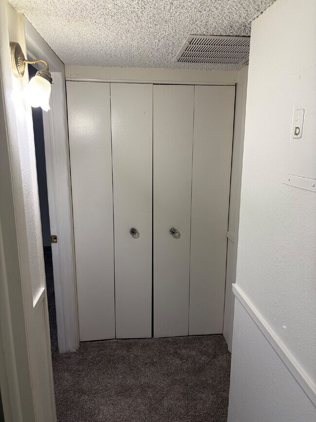 Building Photo - "Spacious 2BR/2BA Condo in North Boulder –...