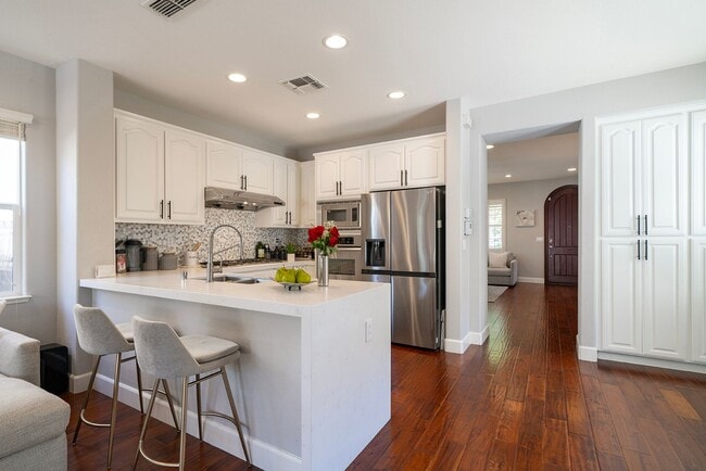 Building Photo - Tassajara Cottages Danville Home - Super Convenient Location