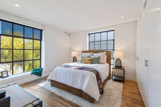 Building Photo - 1329 College Ave