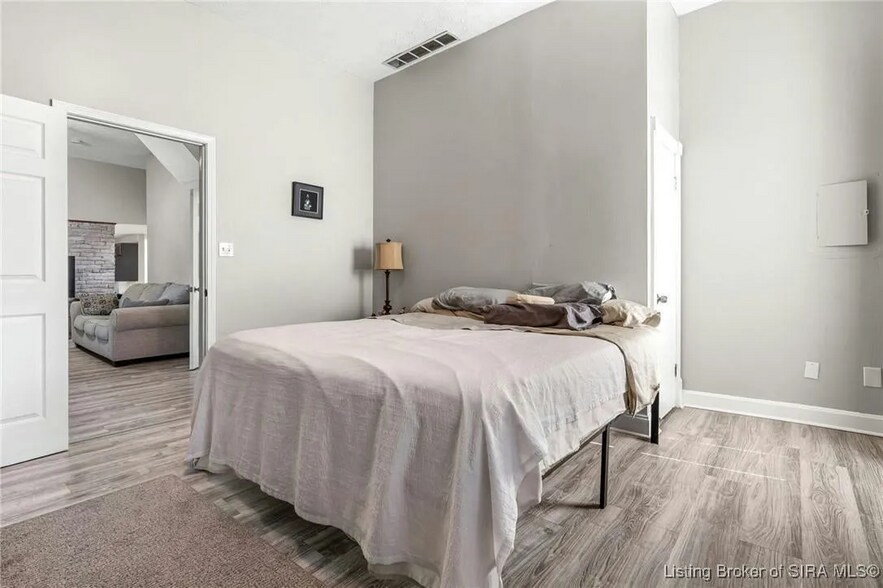 bedroom 1 - 531 E Chestnut St