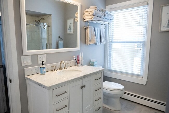 Building Photo - 104 Union St